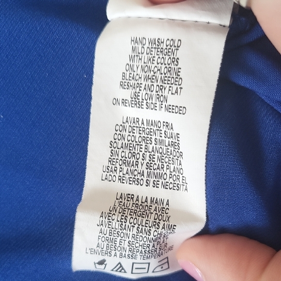 Chic Dark Blue Sleeveless Top – Soft, Comfortable & Perfect for Layering or Casu - Picture 5 of 9